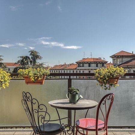 Suite Angolo Alla Stazione - Appartamento Con Terrazzo Panoramico Павия Екстериор снимка