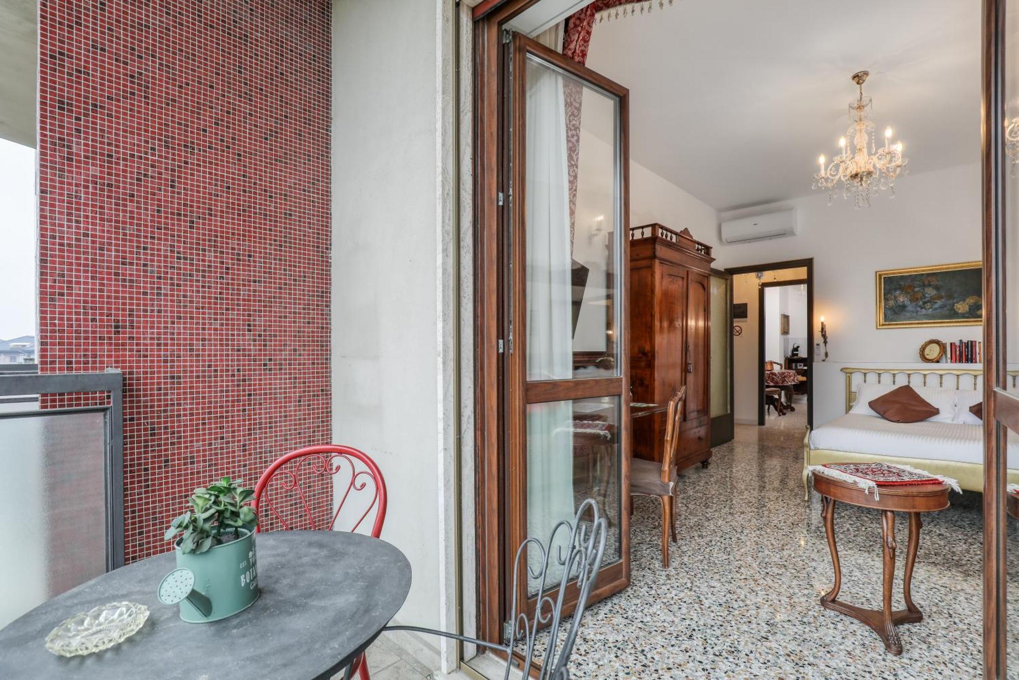 Suite Angolo Alla Stazione - Appartamento Con Terrazzo Panoramico Павия Екстериор снимка