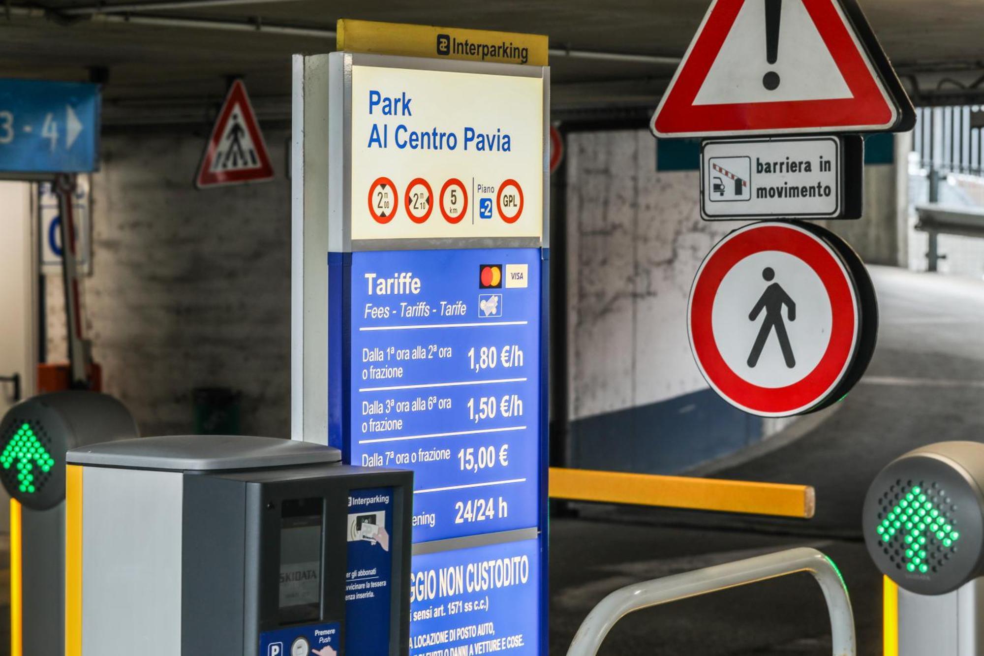 Suite Angolo Alla Stazione - Appartamento Con Terrazzo Panoramico Павия Екстериор снимка